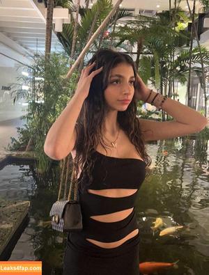 gillianunrestricted фото #0004