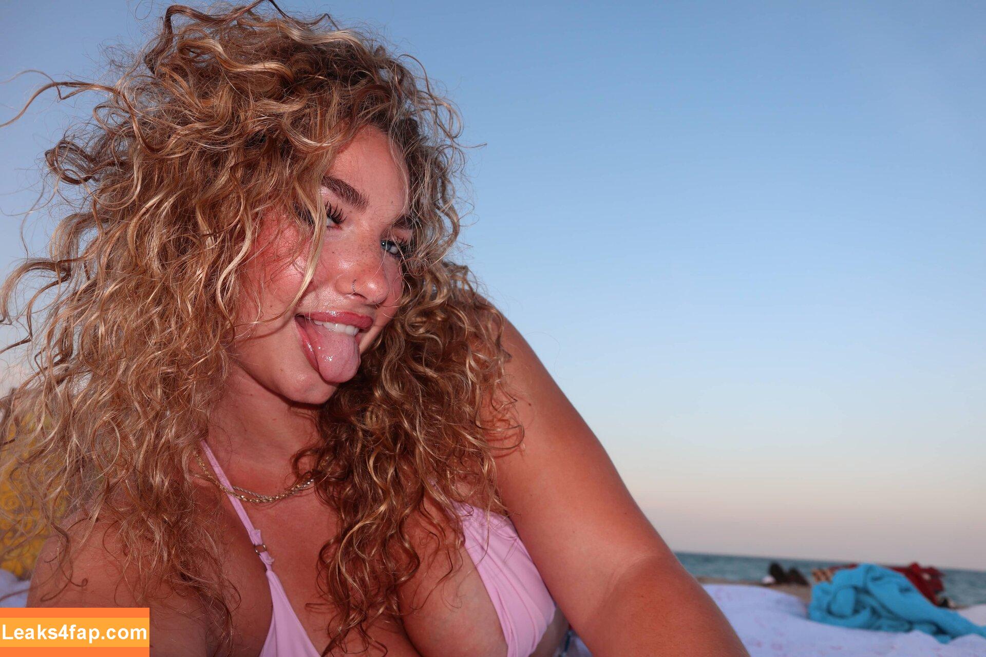 gina.adams / Gina Adams leaked photo photo #0041