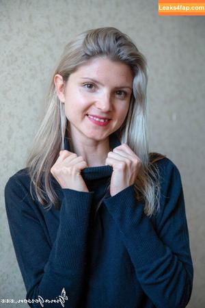 Gina Gerson photo #0161