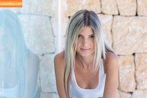 Gina Gerson photo #1056