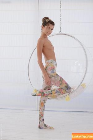 Gina Gerson photo #1624