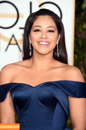 Gina Rodriguez фото #0015