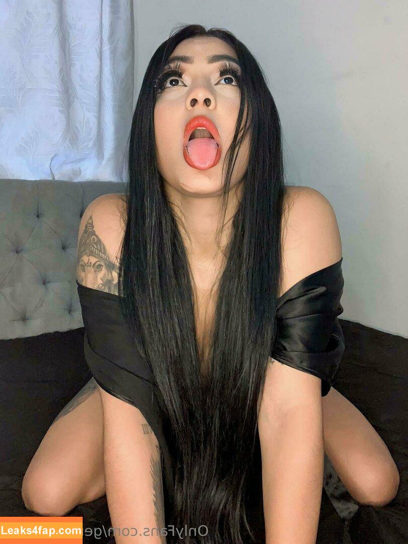 Gina Valentina / GValentinaxxx / darealginavalentina leaked photo photo #0385