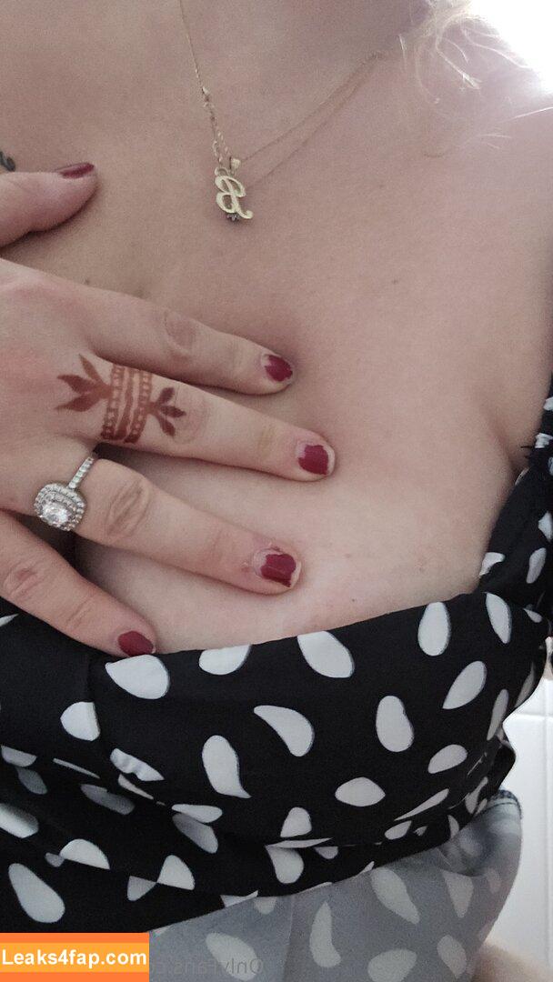 girl_in_red_aussie / girlinred1 leaked photo photo #0018