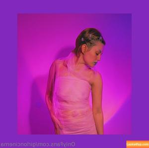 Girl On Cinema photo #0032