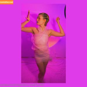 Girl On Cinema photo #0034