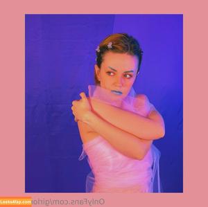 Girl On Cinema photo #0041