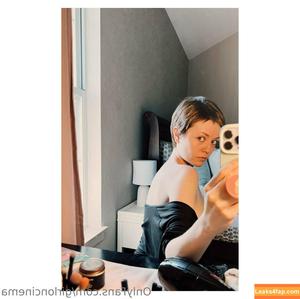 Girl On Cinema photo #0086