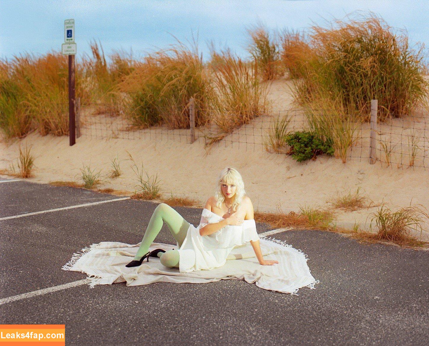 Girlpuppy / Becca Harvey слитое фото фото #0079
