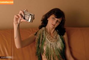 Girls Magazine фото #0360