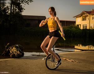 Girls Magazine фото #0483