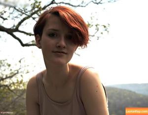 Girls Magazine photo #0615