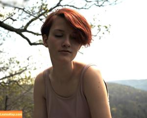 Girls Magazine photo #0625