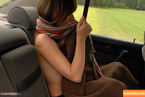 Girls Magazine photo #0646