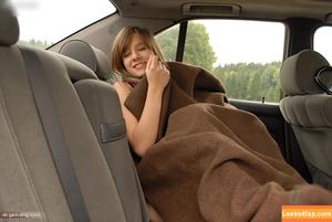 Girls Magazine photo #0647