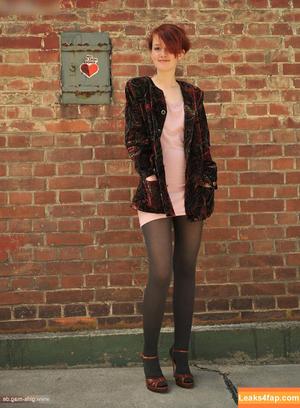 Girls Magazine photo #0658