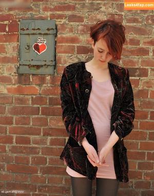 Girls Magazine photo #0669