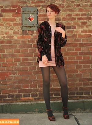 Girls Magazine photo #0674