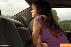 Girls Magazine photo #0692