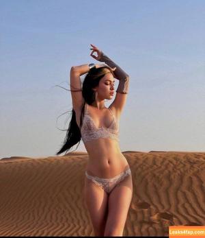 girlwalkingonfire photo #0137