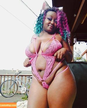 girlyvixxxen photo #0185