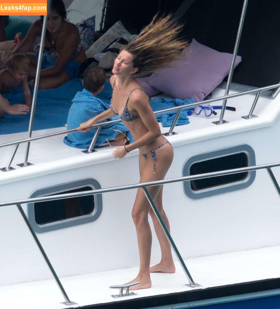 Gisele Bündchen / gisele / giseleofficial leaked photo photo #0284