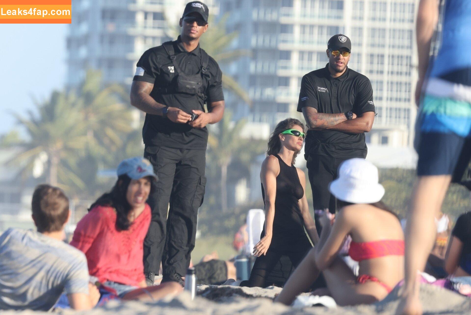 Gisele Bündchen / gisele leaked photo photo #0015