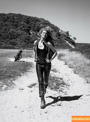 Gisele Bündchen photo #0005