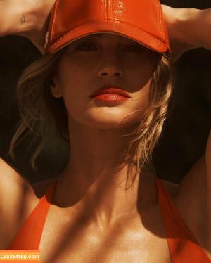 Gisele Bündchen photo #0049