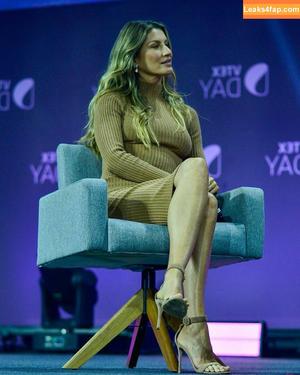 Gisele Bündchen photo #0075