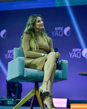Gisele Bündchen photo #0076