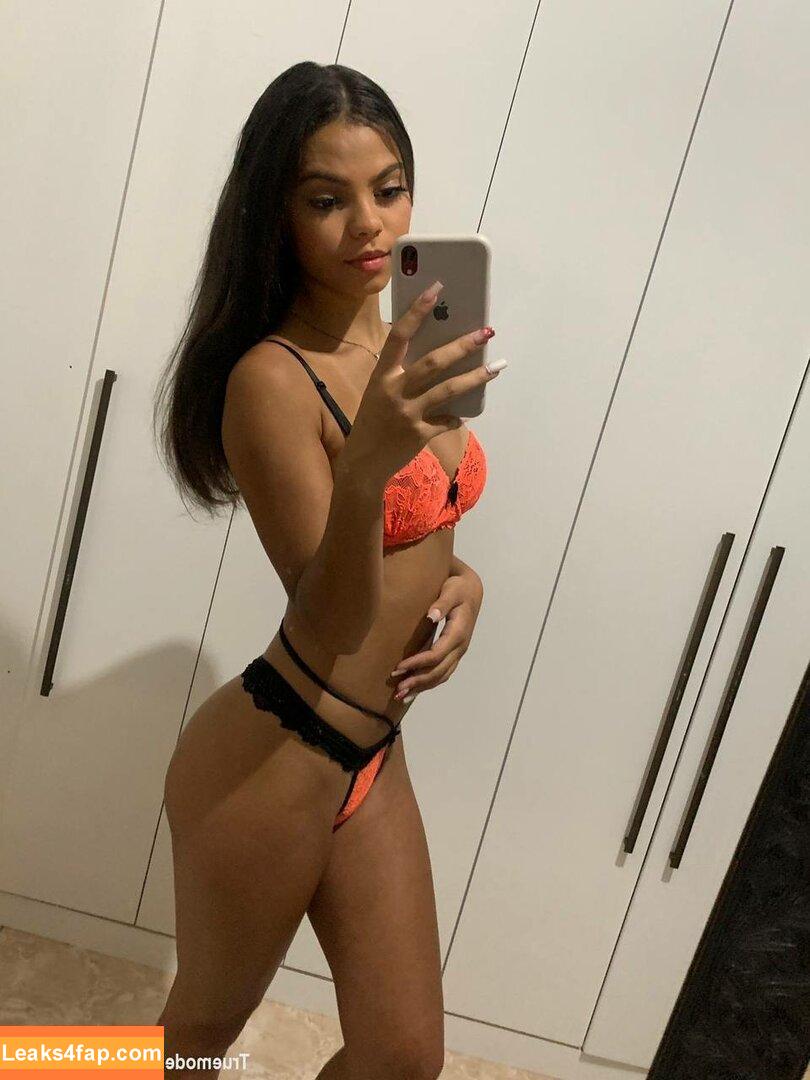 Gisele C / gihcarriel / gisellemontes18 leaked photo photo #0257