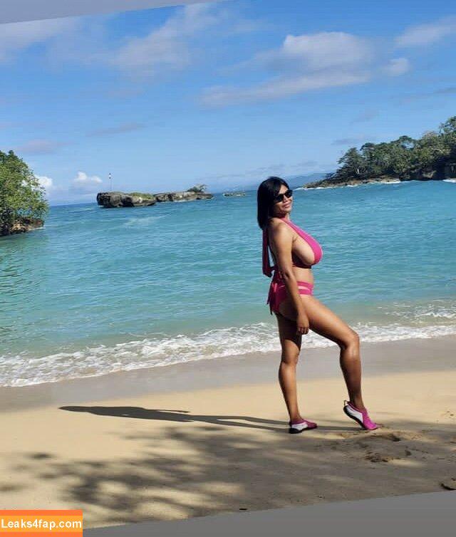 Gisselle F / gigisselle / gissy1207 leaked photo photo #0014