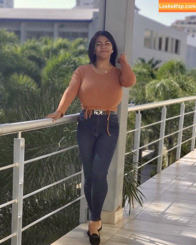 Gisselle F / gigisselle / gissy1207 leaked photo photo #0017