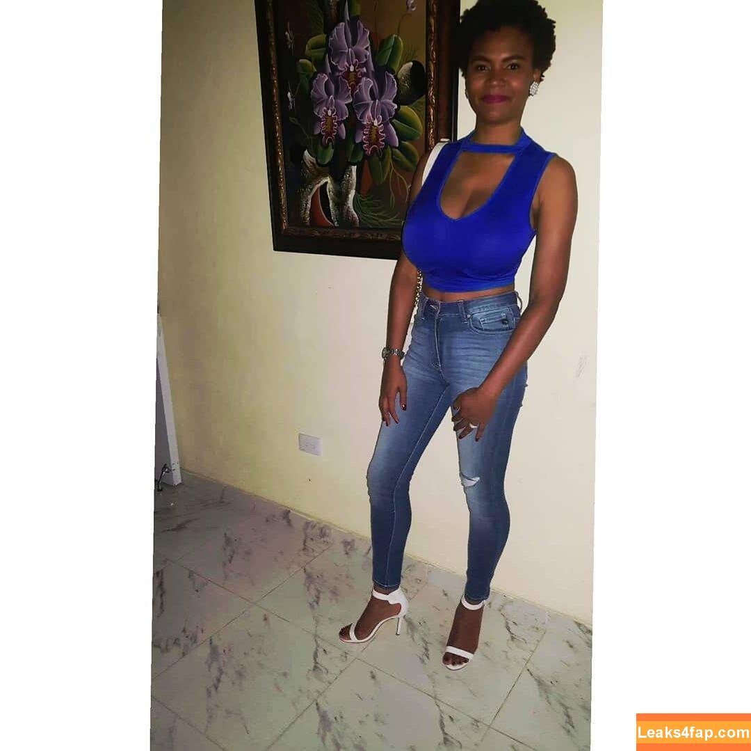 Gisselle F / gigisselle / gissy1207 leaked photo photo #0060