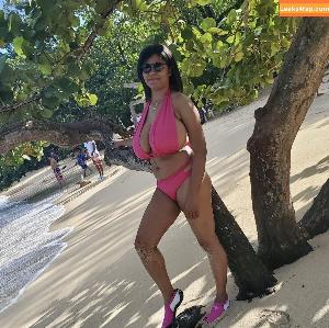 Gisselle F photo #0037