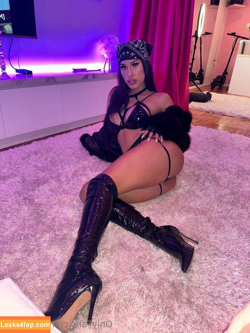 giuliturns / giuli.turns leaked photo photo #0225