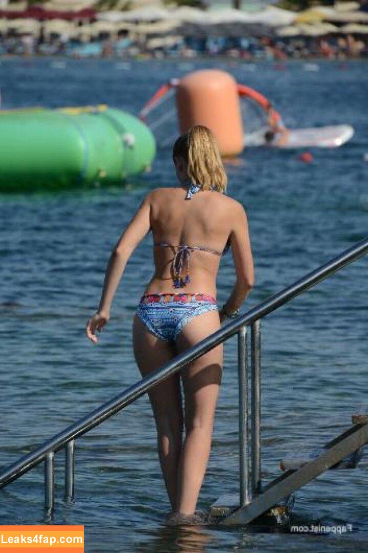Gizem Karaca /  leaked photo photo #0004