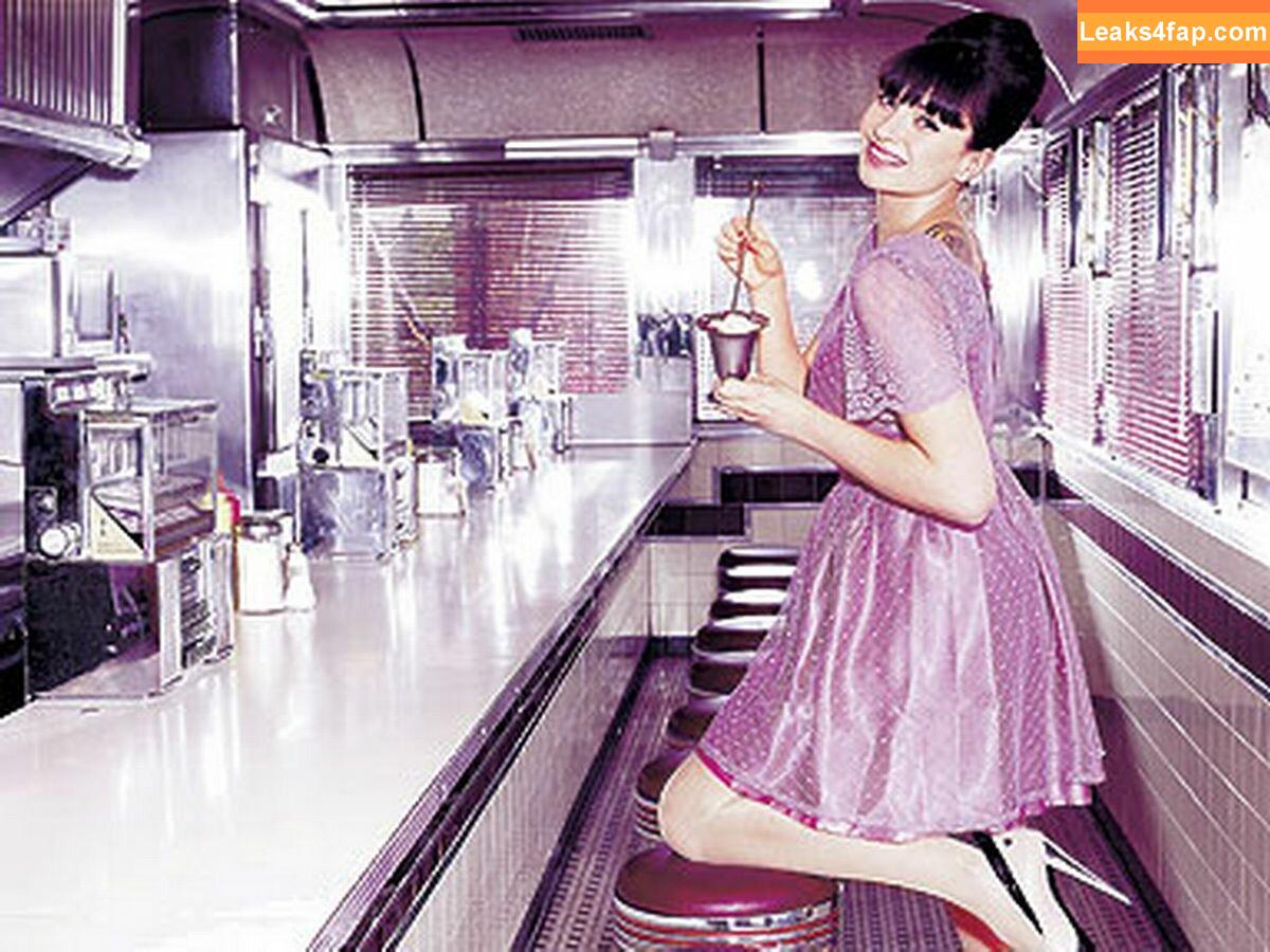 Gizzi Erskine / gizzierskine leaked photo photo #0013