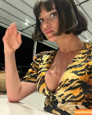 Gizzi Erskine photo #0007