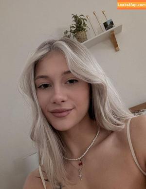 Glossybabe_ photo #0001