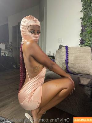 goddesslolaaxxx photo #0031