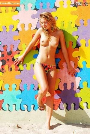 Gogo Stripper photo #0112