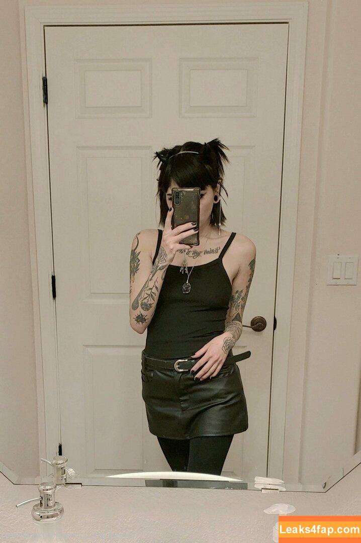 goth-kitteen / gothkitten98 leaked photo photo #0113