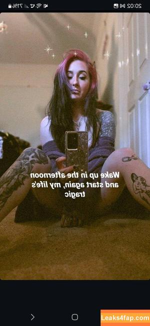 Goth Muscle Mommy фото #0020