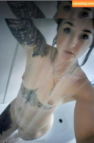 Goth Muscle Mommy photo #0022