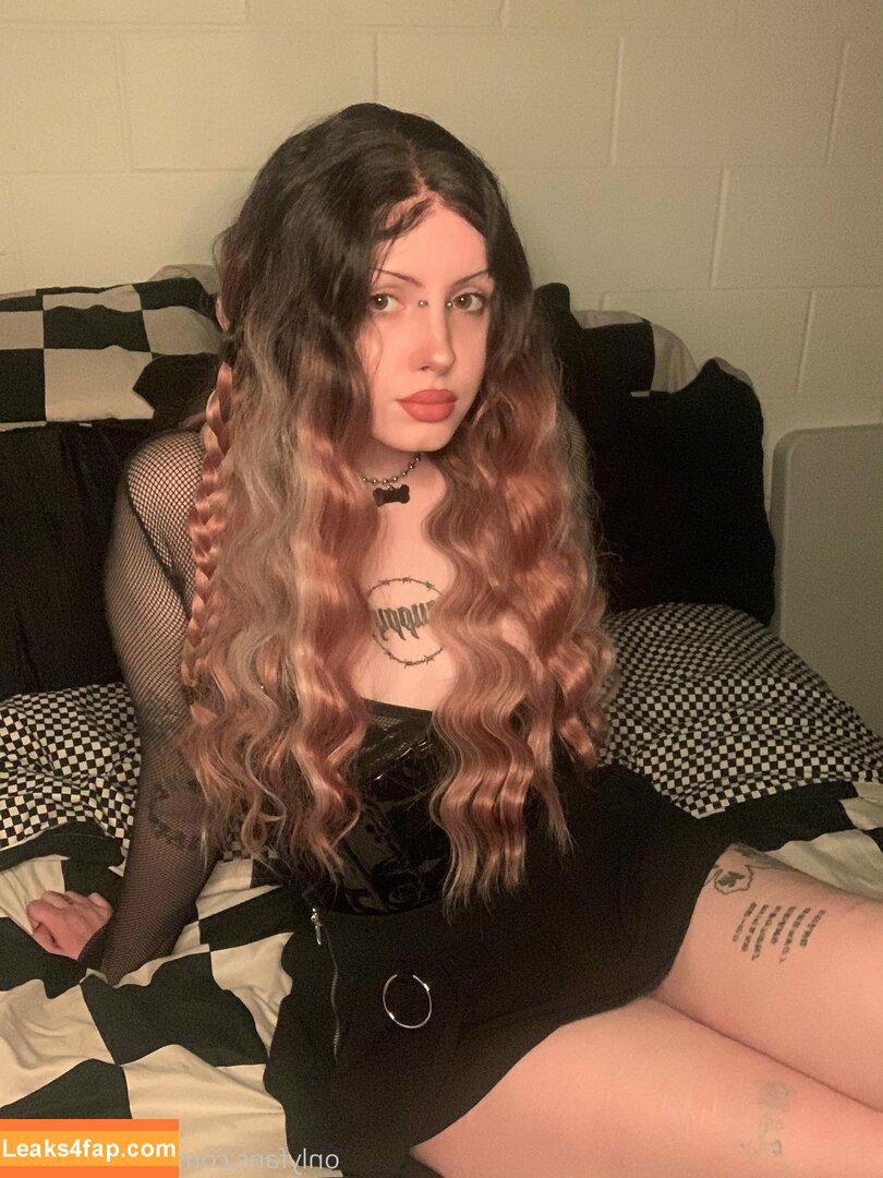 gothbabybrat / trashbabybrat666 leaked photo photo #0006