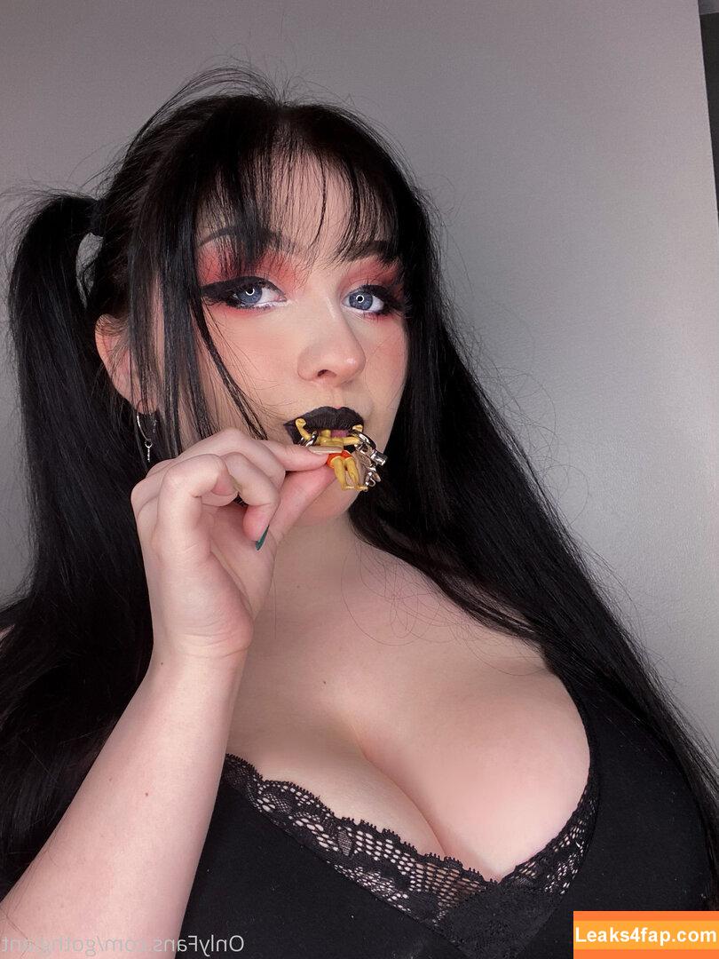 gothgiant / goth__egg leaked photo photo #0049
