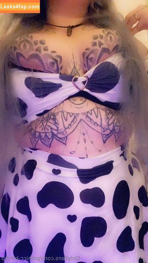 gothicc-bimbo photo #0027