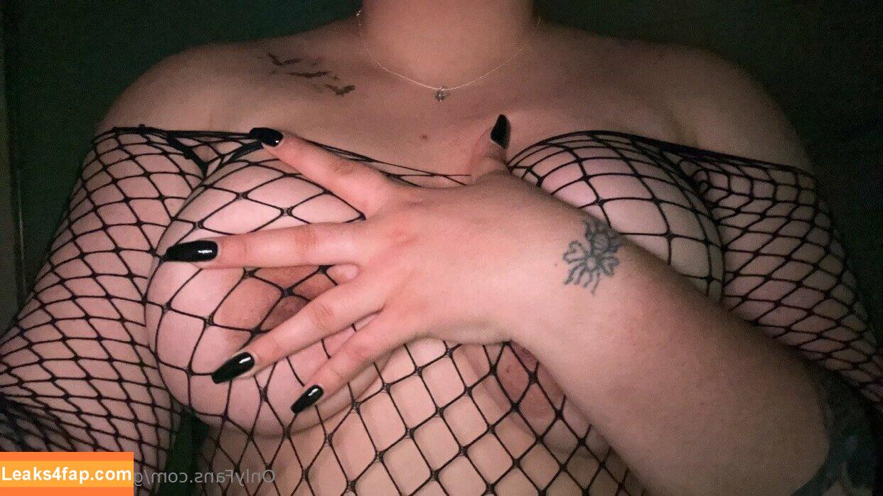 gothiccgremlin / thiccgremlin leaked photo photo #0018